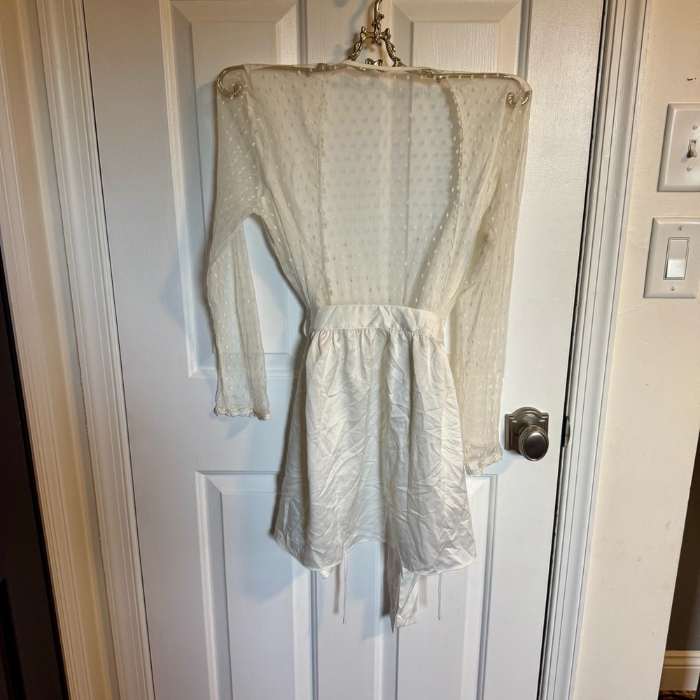 Showstopper Wrap - Picture 4 of 4